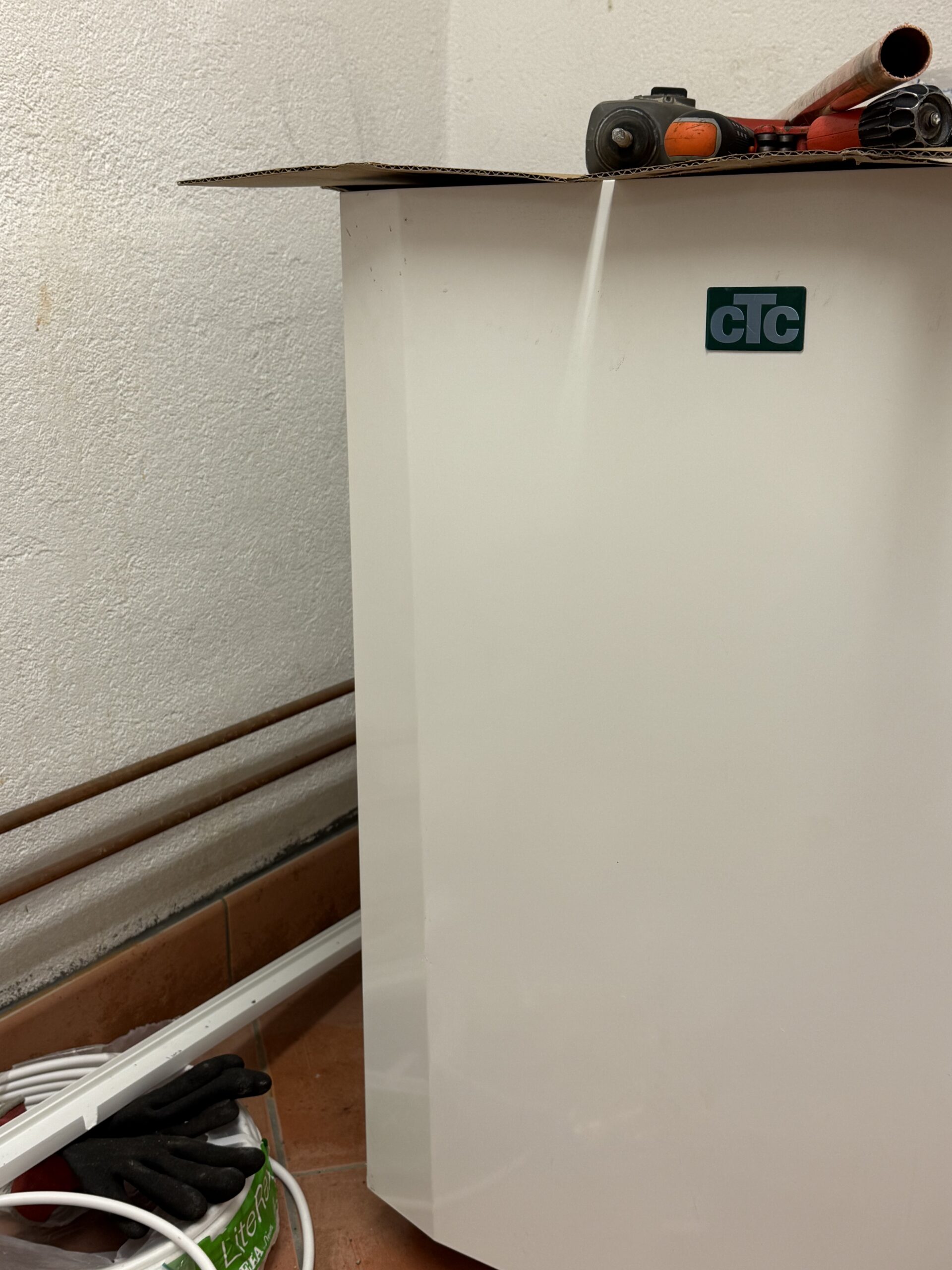 Byte av varmvattenberedare i Sundbyberg
