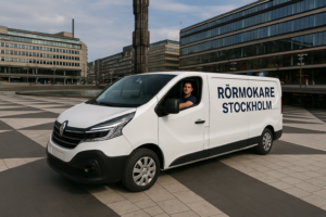 Allmänna Rörjourens servicebil redo för jouruppdrag i centrala Stockholm.
